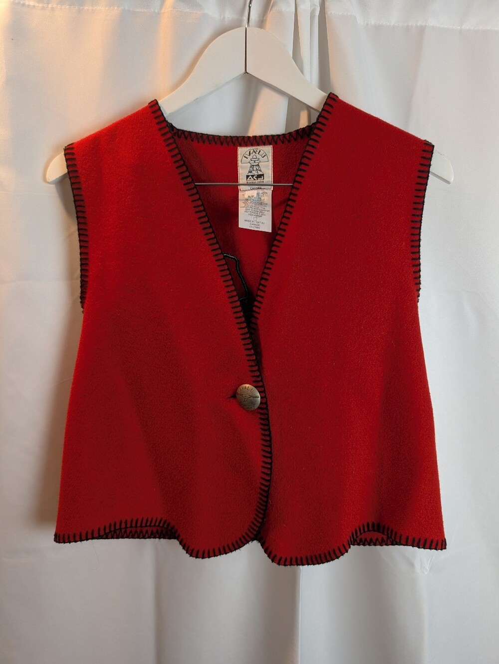 Vintage Ivalu Red Wool Vest Inuit Art Button | Made in Canada | Whipstitch Trim - Picture 1 of 9